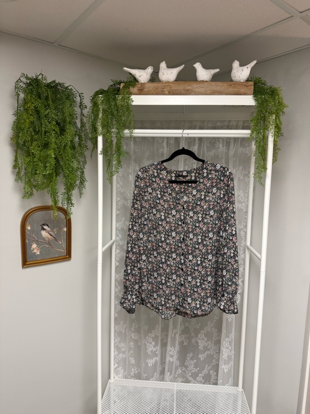 Tahari Floral Blouse Women Boho V-Neck Button Long Sleeve Top - Size Medium
